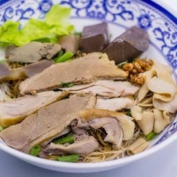 เส้นหมี่แห้งเป็ดพะโล้