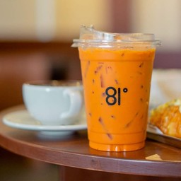Thai Milk Tea ชาไทย (recommended)