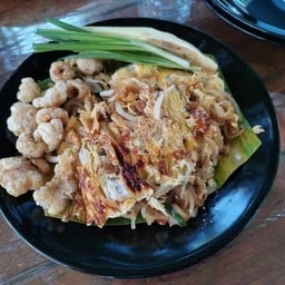 ผัดไทในสวนผัก by jum