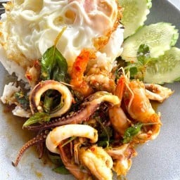 อาหารตามสั่งหน้าพลับพลา ตำยำจุดชมวิว