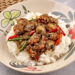 หอยเชลล์ผัดพริกเกลือ (ราดข้าว)