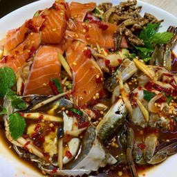 ยำแซลมอน+ปูม้า