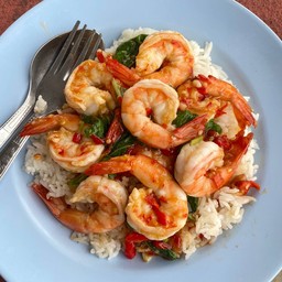 ข้าวกระเพราเมี่ยงปลาเผาหน้าตลาดหทัยมิตร