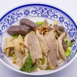 เส้นเล็กแห้งเป็ดพะโล้