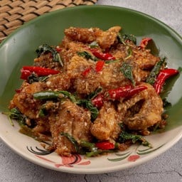 ผัดกะเพราปลากระพง (กับข้าว)