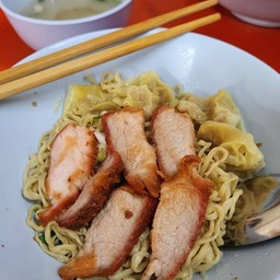 บะหมี่เกี๊ยวหมูแดง