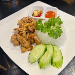 ข้าวหมูทอดกระเทียม