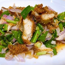 ลาบไก่ทอด