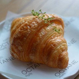 Plain croissant