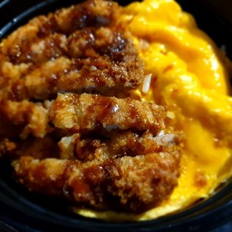 (อร่อยซ่ากับโค้ก)ไก่ทอดทงคัทซึ+โคัก ออรินัล (กระป๋อง)