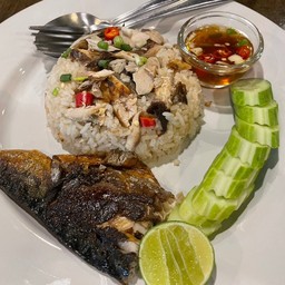 ข้าวผัดปลาซาบะ