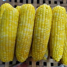 ชายสี่ บะหมี่เกี๊ยว ตลาดสี่แยกบางนา