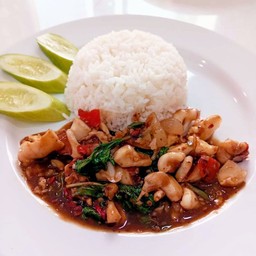 กะเพราปลาหมึก