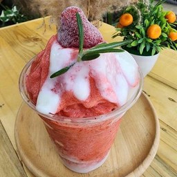 สตรอว์เบอร์รี่โยเกิร์ตปั่นสมูทตี้