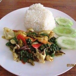 ครัวบ้านขาวชายคลอง