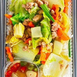 ข้าวผัดผักรวมหมู