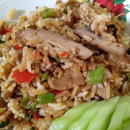 ข้าวคลุกผัดกระเพรา
