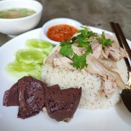 ข้าวมันไก่ศรีภูมิเจ้าเก่า