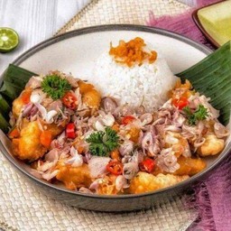 ⭐4.9 (109) - ข้าวหอมมะลิ ปลาดอรี่กรอบ ลุยสวน Spicy Herb Crispy Dory Rice