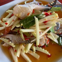 ยำมะม่วงปูม้าสด