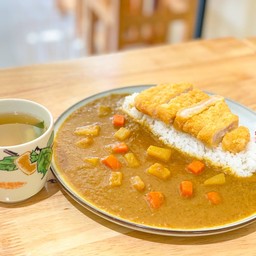 ข้าวหน้าแกงกะหรี่หมูทงคัตสึ แถมฟรีซุปมิโซะ!!