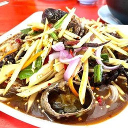 ยำมะม่วงปูนา