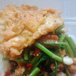 ผัดผักบุ้งหมูกรอบ+ไข่เจียว