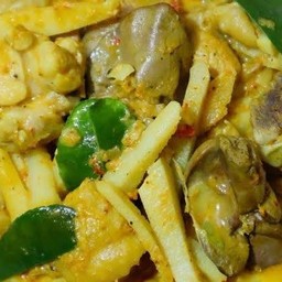 แกงกะทิไก่หน่อไม้