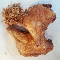 ไก่ทอดหาดใหญ่ สี รส หน้าโลตัสเคหะหนองหอย