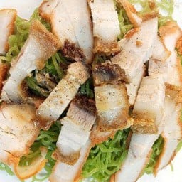 หยก หมูแดง หมูกรอบ