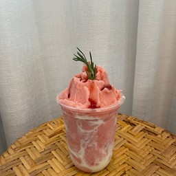 สตอเบอรี่สมูทตี้โยเกิร์ต