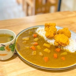 ข้าวหน้าแกงกะหรี่ไก่คาราเกะ แถมฟรีซุปมิโซะ!!