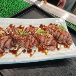 ชุดข้าวปั้นหน้าเนื้อ 4 คำ