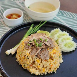 ข้าวผัดหมู