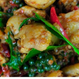 ผัดเผ็ดไก่บ้าน