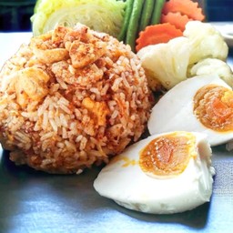 ข้าวผัดน้ำพริกกากหมู+ไข่เค็ม