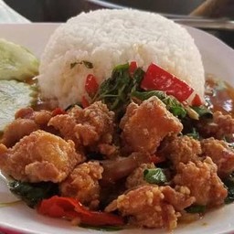 กะเพราเอ็นไก่ราดข้าว