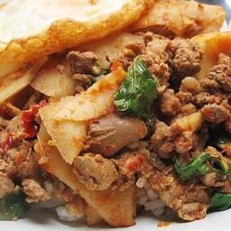 ข้าว เครื่องแกงหมูหน่อไม้ดอง