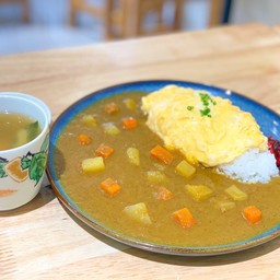 ข้าวหน้าแกงกะหรี่ไข่ข้น แถมฟรีซุปมิโซะ!!