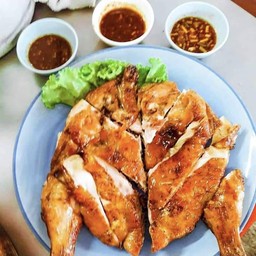 เฮียอ้วนไก่ย่างโคราช ก.ม.11 วิภาวดีรังสิต11