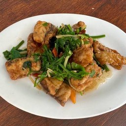 เนื้อปลากะพงผัดขึ้นฉ่าย