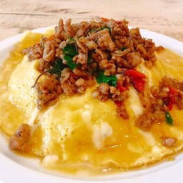 ข้าวกระเพรา & ไข่ข้น