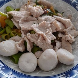 ก๋วยเตี๋ยวหมูของเด็ก