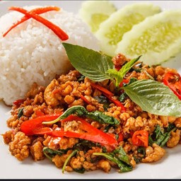 ผัดพริกแกงราดข้าว