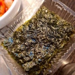 สาหร่ายอบกรอบห่อข้าว