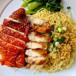 บะหมี่เหลืองเป็ดย่าง+หมูกรอบ