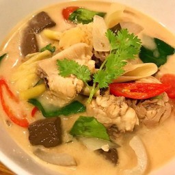 ต้มข่าไก่