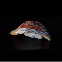 ข้าวปั้นหน้าปลาซาบะดอง