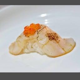 ข้าวปั้นหน้าหอยเชลล์