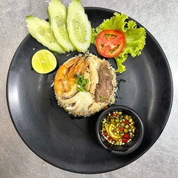 ข้าวผัดรวมมิตร